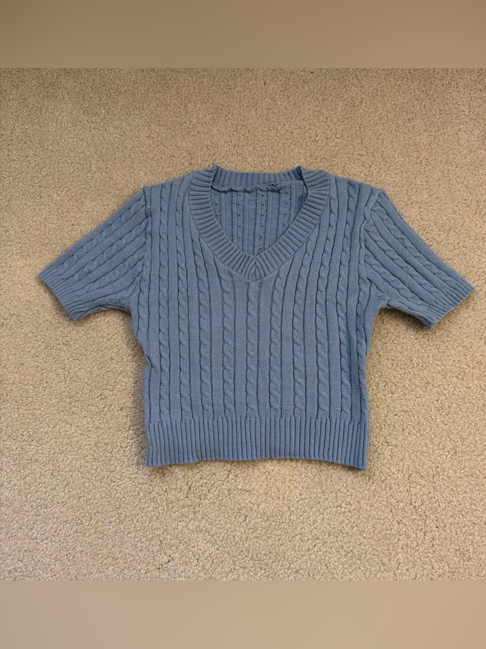 Cable Knit V‑Neck Short Sleeve Sweater in Slate Blue